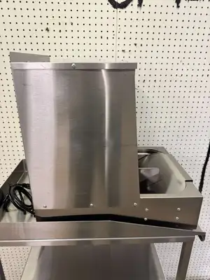 Used Hatco Used Hatco GRFHS-16 Glo-Ray 16" Portable Fry Holding Dump Station - 120V, 1090W - WO! Hot Food Warming, Holding, & Transport Cabinets Illinois US | Falcon Restaurant Supply #1375193