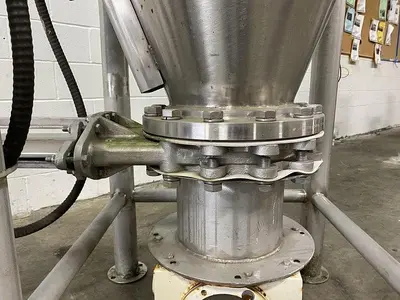 250 Gallon Cone-Bottomed Tank