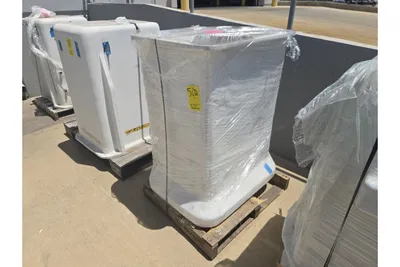 Used _UNKNOWN_ _UNKNOWN_ Bins Texas US | IRS Auction #1415219