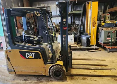 USED 2015 CATERPILLAR 2ET4000