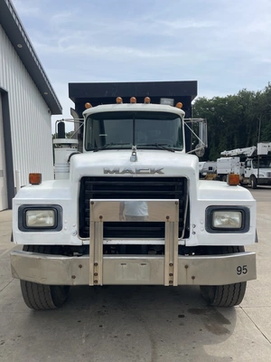 Used 1995 MACK RD688S TRI-AXLE Dump trucks Michigan US | Miedema Asset Management Group #1355014