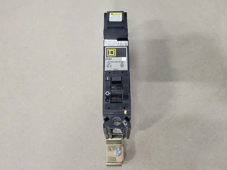 Used SQUARE D FH16015C Switchgears British Columbia CA | Lenmark #239475