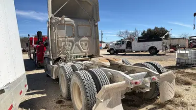 USED 2018 FREIGHTLINER CASCADIA