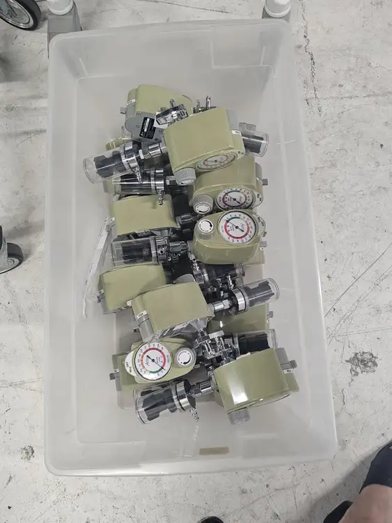 Used Amvex Amvex Vacuum Regulator Lot Of 20 Vacuum Gauges / Controllers Texas US | PT Medical Technologies #1458805