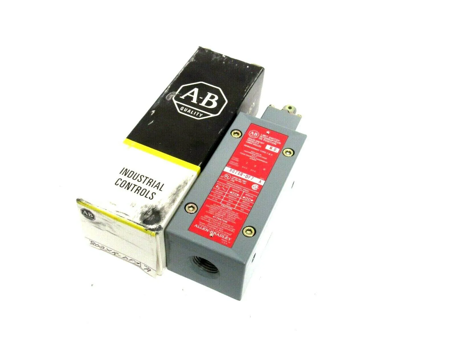 NEW ALLEN BRADLEY 802XR-DF7 LIMIT SWITCH SER.A 802XRDF7