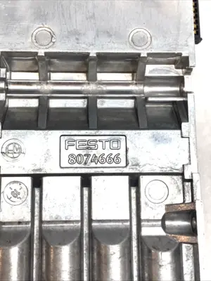 USED FESTO SUB-BASE MANIFOLD 4-STATION PNEUMATIC MOUNT 8074666