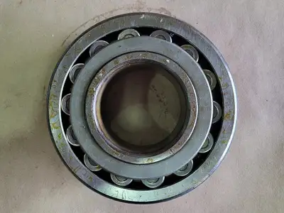 NEW SKF 22313 CC/W33