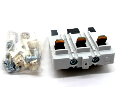 NEW CUTLER HAMMER WCK33 CONTACT KIT SIZE 3 , 3 POLE