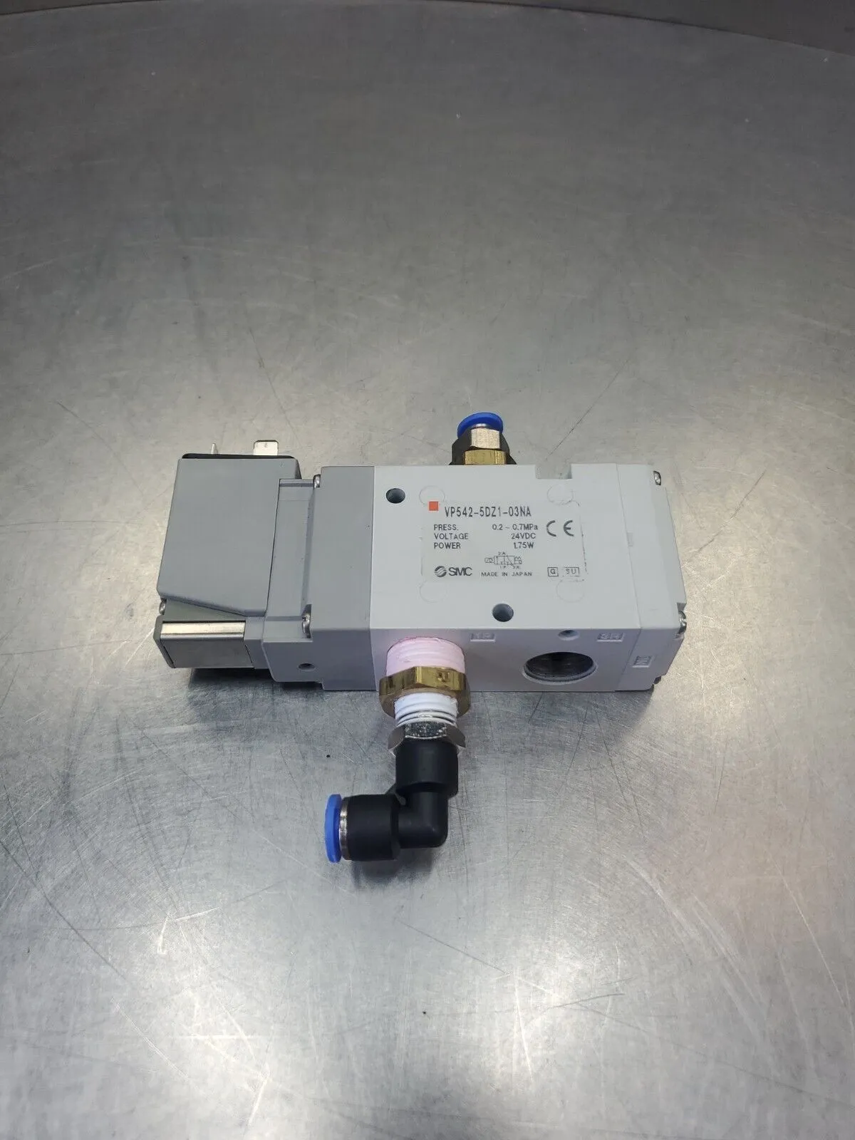 SMC VP542-5DZ1-03NA 1.75W 24VDC Solenoid Valve. 6D-14