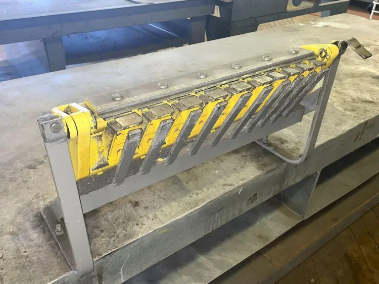 Used NOT SPECIFIED _UNKNOWN_ Cleat Benders Ohio US | Yoder Brothers machinery #444768