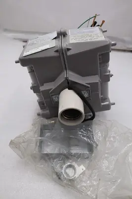 NEW OPEN BOX HUBBELL BL-A4008WH-QSS STOCK 5273