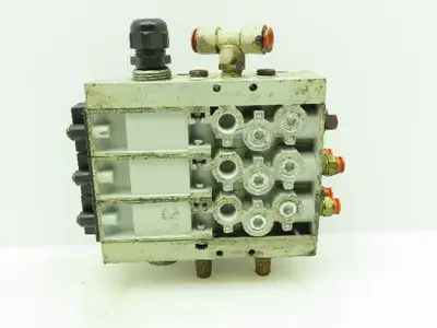 Numatics 061BA400M Three Pneumatic Solenoid Valve w/Manifold Block 120PSI 24VDC