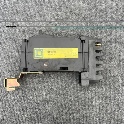 Used Square D ["FY14020", "FY14020A", "FY14020B", "FY14020C"] Circuit Breakers California US | Davliegogo LLC #1705862