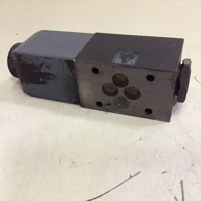 USED VICKERS DG4V-3-2AL-M-U-HL7-60