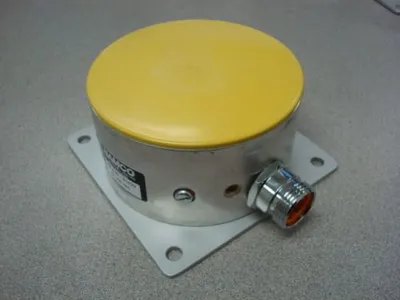 Namco ER520-81420 Proximity Switch 80-250VAC New
