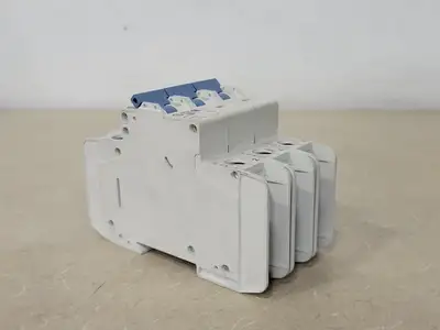 Used ALLEN-BRADLEY 1489-A3C400 Switchgears British Columbia CA | Lenmark #239236