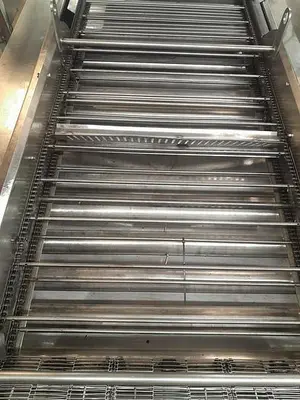 USED BELSHAW CENTRY DD200 / C300 GAS AUTOMATIC CAKE DONUT FRYER LINE