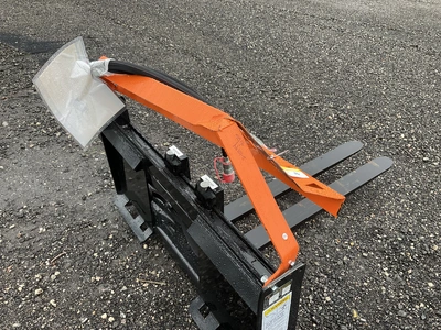 Used WOLVERINE PFA-11-3300G SKID STEER PALLET FORK HYDRAULIC ADJUSTABLE Pallet Forks Michigan US | Miedema Asset Management Group #1457303