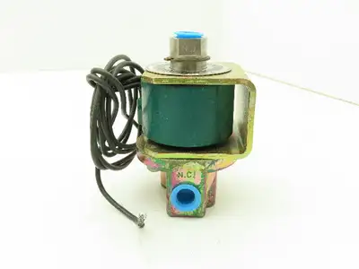 Honeywell Skinner V69L1000 Solenoid Valve 3-Way NC/NO 24VDC 5 PSI 1/4" NPT