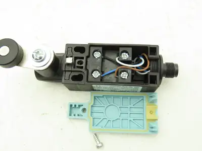 Siemens 3SE5 234-0HK21-1AC4 Limit Switch Roller Arm NO/NC Contacts IP66