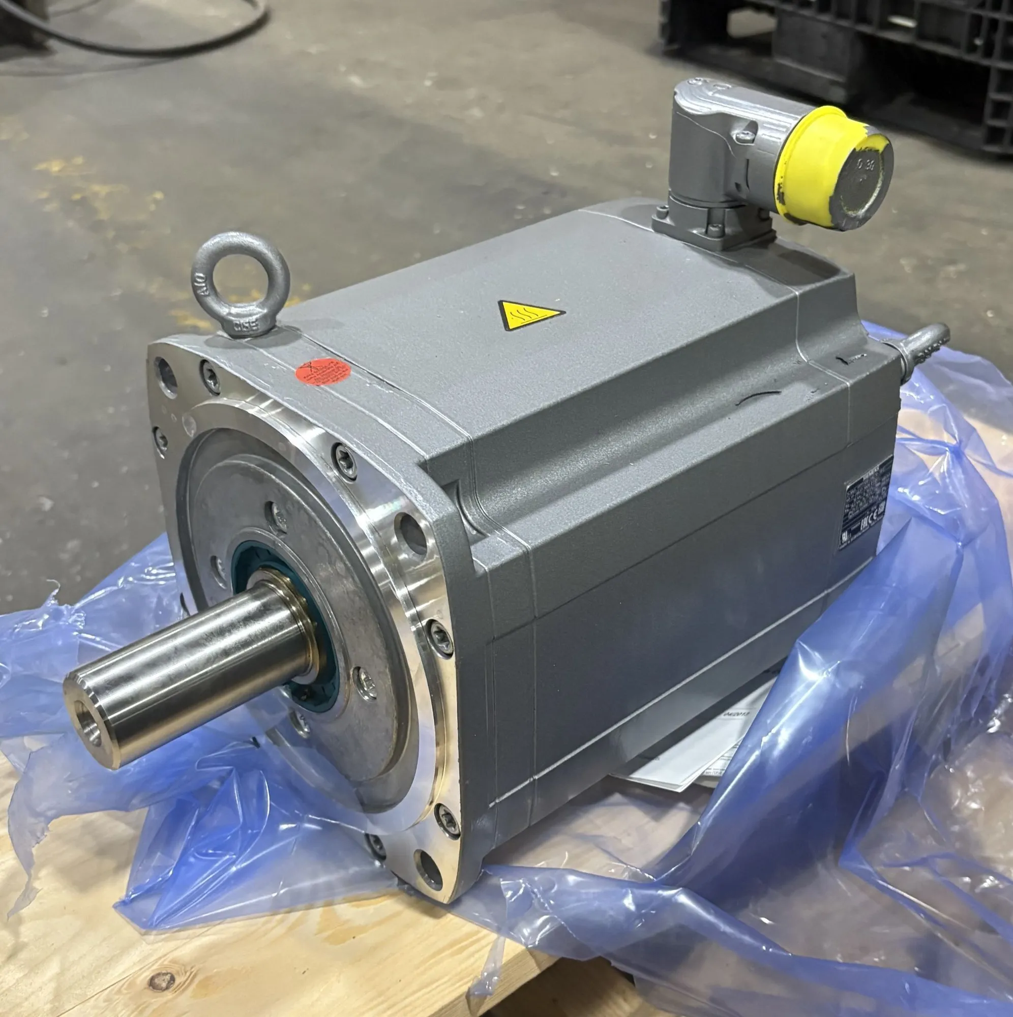 NEW SIEMENS 1FT7105-1AC70-1BG1