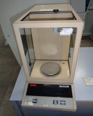OHAUS GA200D balance