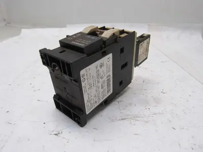Siemens 3RT1026-3B Sirius 35A 600V Max Magnetic Contactor 24VDC Coil