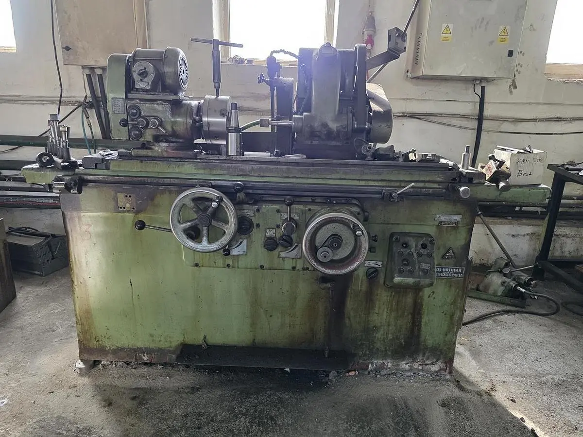 Used TOS 2UC/750 Cylindrical Grinders Including Plain & Angle Head CZ | Amaron s.r.o. #1064632