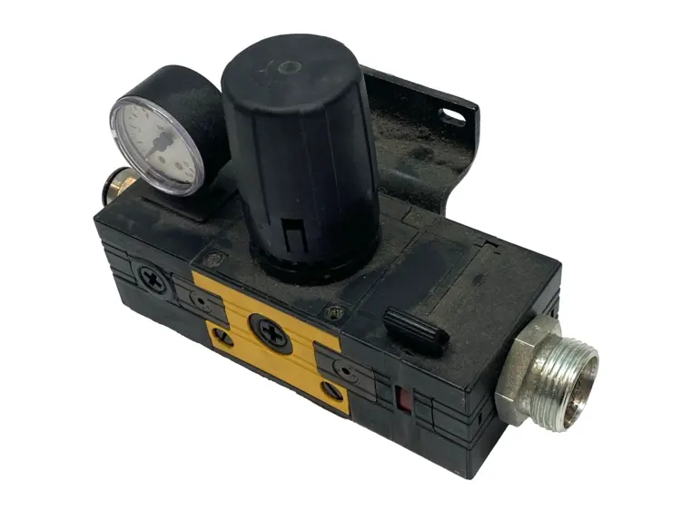 Used Knapp Air Pressure Regulator w/Gauge Modular Wall Mount Assembly Air Pressure Regulators Michigan US | Maverick Industrial Sales #1394275