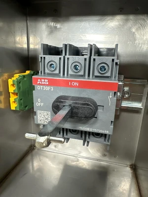 ABB EOT30U3S4-P Disconnectors & Load Switches | Fram Fram LLC (8)