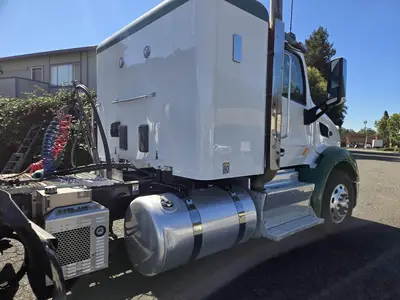 USED 2015 PETERBILT 579
