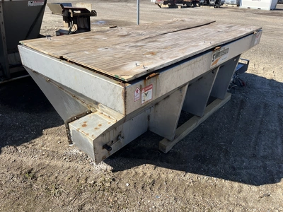 Swenson Stainless Steel Pickup Truck Salter. Motor is good, gearbox is bad. Municipality owned, load...