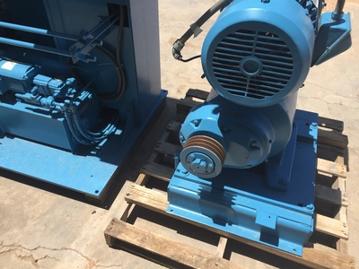 Tannewitz Mdl. GVTNE Vert. Band Saw #4041