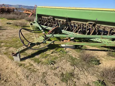 USED 1986 JOHN DEERE 8300