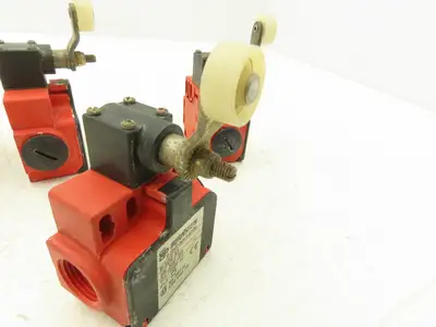 Bernstein BI-SU1Z AH Limit Switch 10A 500V 30mm Arm Plastic Roller Lot of 4