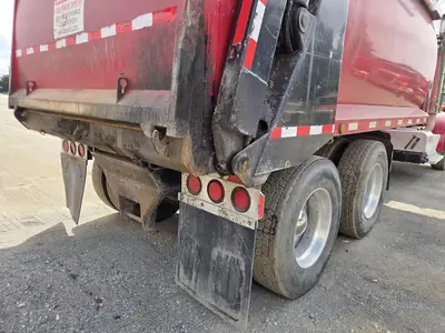 USED 2014 PETERBILT 365