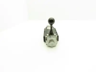 ARO Direction Control Valve Manual Pneumatic  5/3 Pos 3/8" NPT Maintained