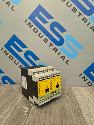 SIEMENS 3RK1105-1BE04-0CA0 Safety Relays | ESS Industrial Equipment Sales (1)