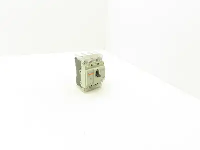 Fuji BW100AAG-3P100 3-Pole Auto Circuit Breaker 100A 500V 3Ph Molded Case