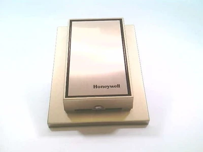 Honeywell T7047C1009 Thermostat [New]