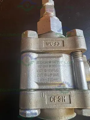 USED SWAGELOK STAINLESS STEEL BALL VALVE  W/ 3/4" THREADED FITTING
