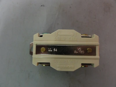 NEW LEVITON 2720