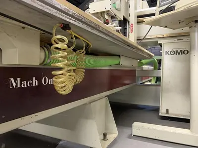 KOMO VR-508 MACH ONE 5′ x 8′ MOVING TABLE 3-AXIS CNC ROUTER