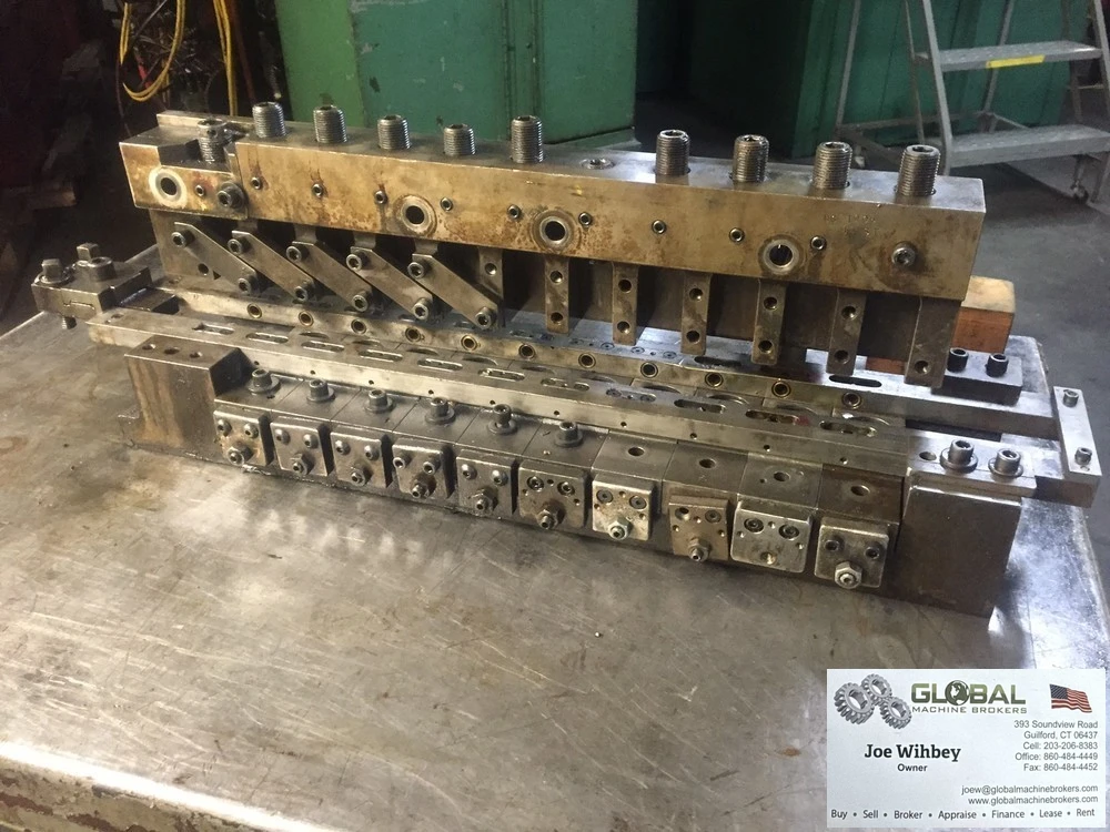 US Baird Model 219 11 Operation Die Set 1.5 Center Distance W/Slide Great Condition