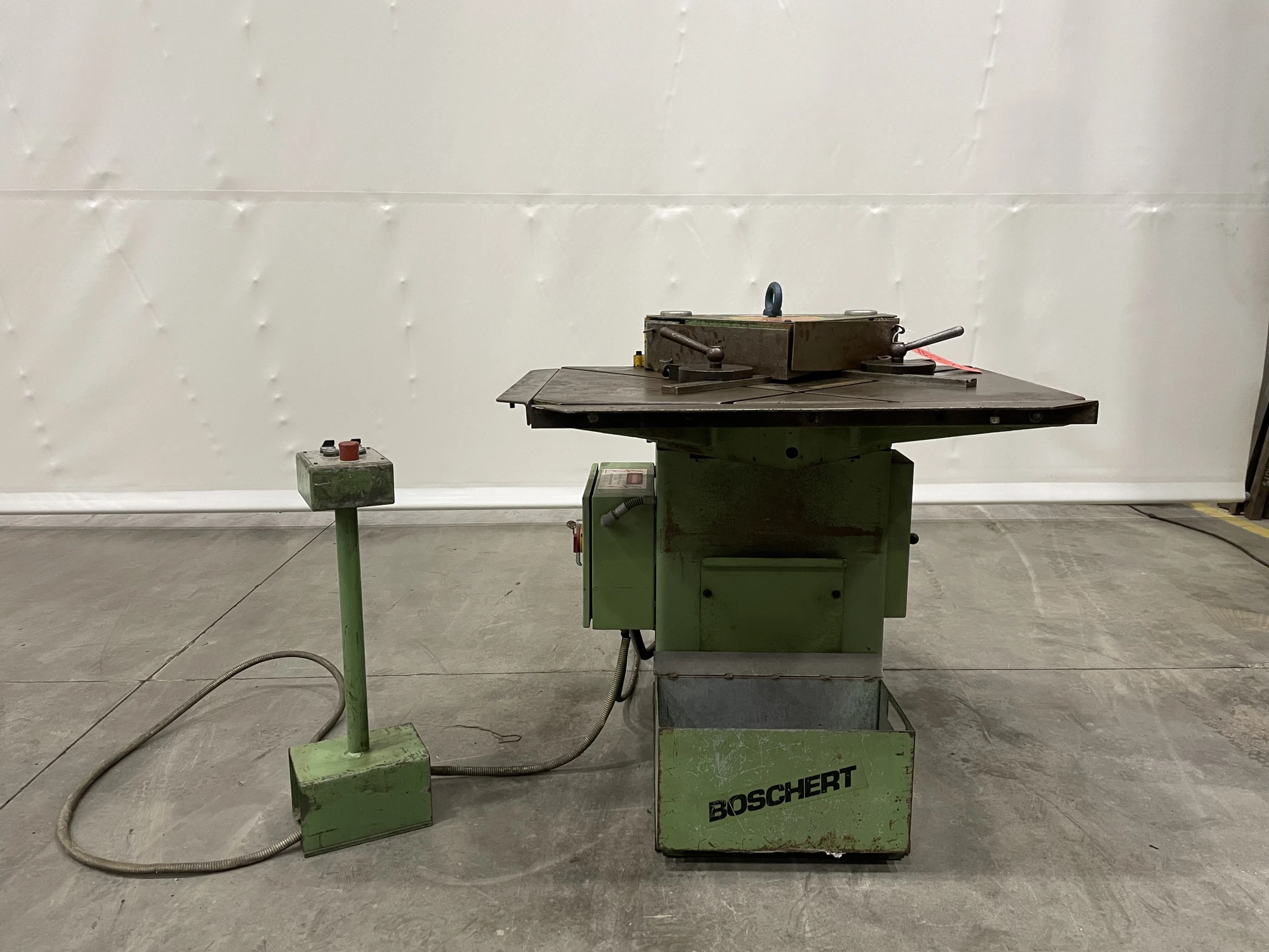 Boschert LB12 9″ x 9″ Corner Notcher