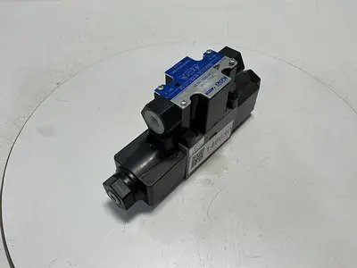 USED TOKYO KEIKI DG4V-3-0C-M-P2-T-7-54