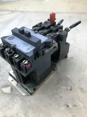 Westinghouse A200M1CAC NEMA 1 Magnetic Motor Starter 10HP 600V