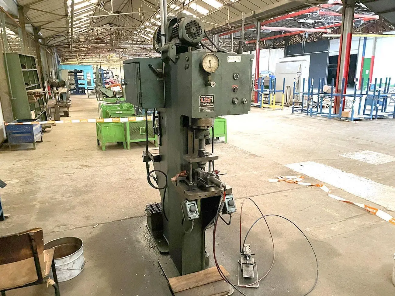 USED LBM 10 TON