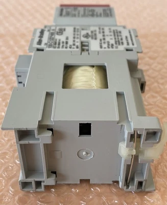 NEW Allen Bradley Guardmaster Guard master 100S-C12DJ404C
