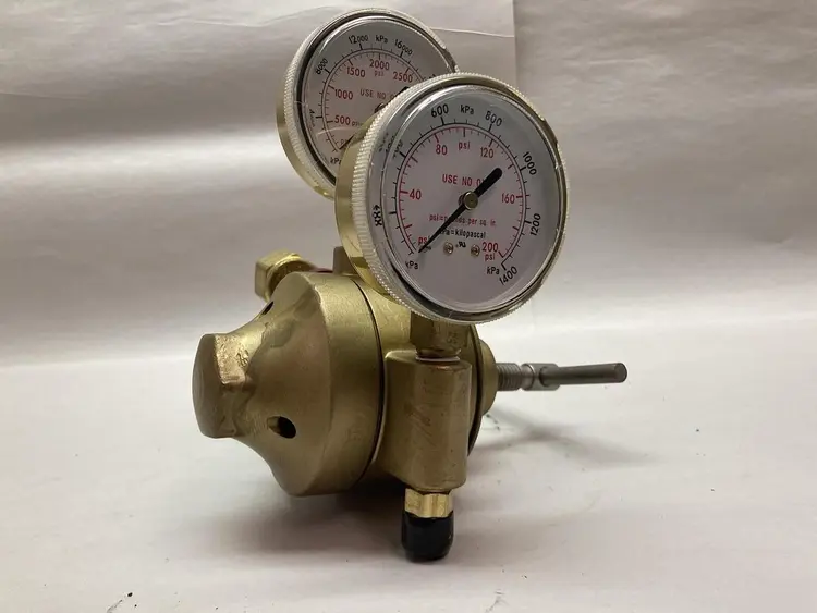 New | in-Stock AIRCO 2 STAGE Solenoid Regulators Ohio US | Surplus Asset Holdings #1241632